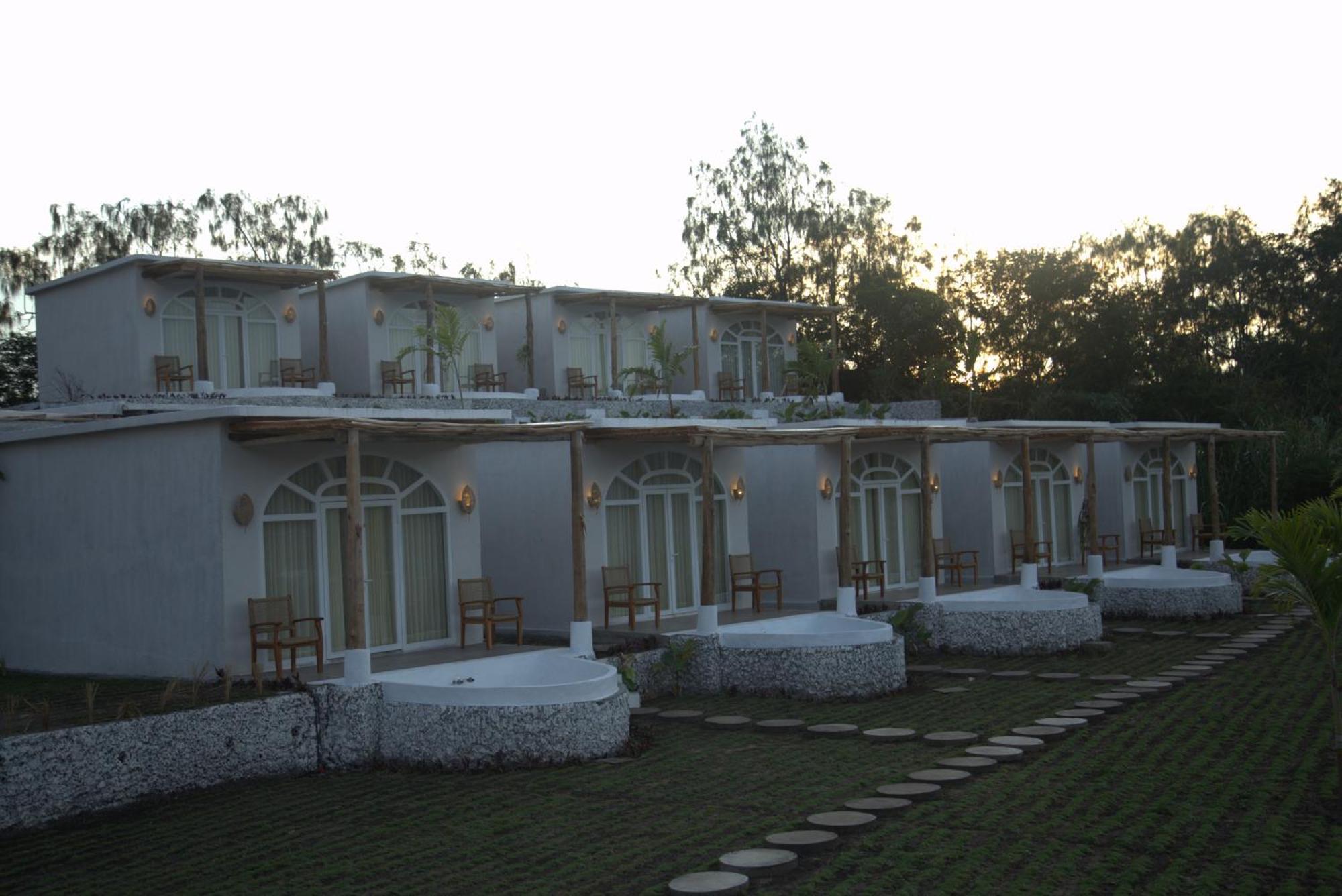 Cinze Villas And Hot Spring Kubupenlokan Bagian luar foto